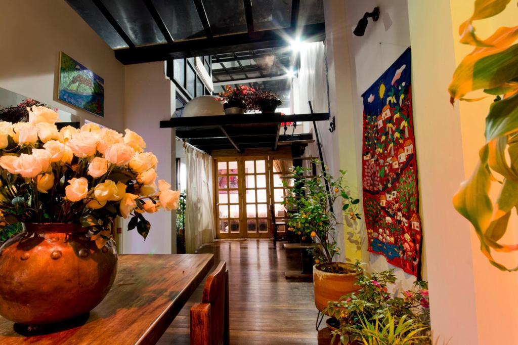 Bed&Breakfast Chorro De Quevedo Богота Экстерьер фото